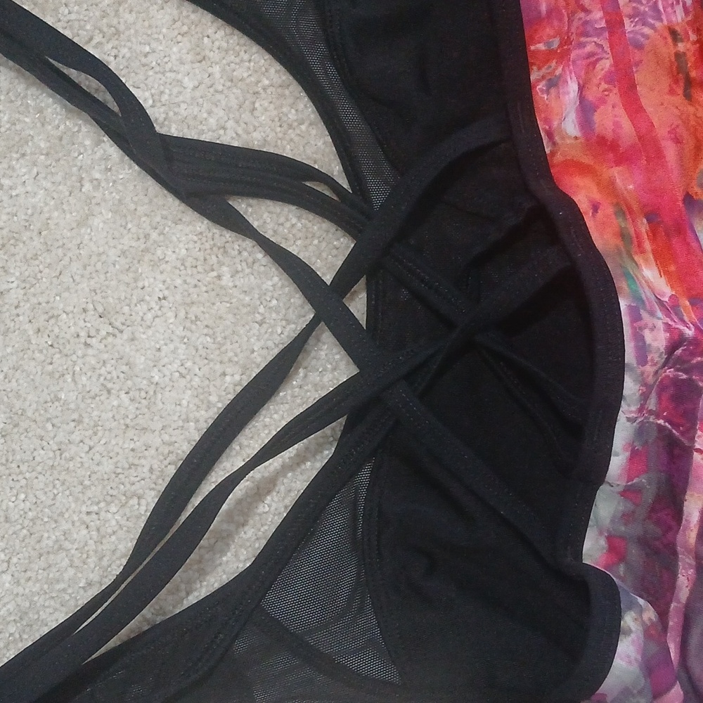 Express Workout Outfit - Picture 4 of 8